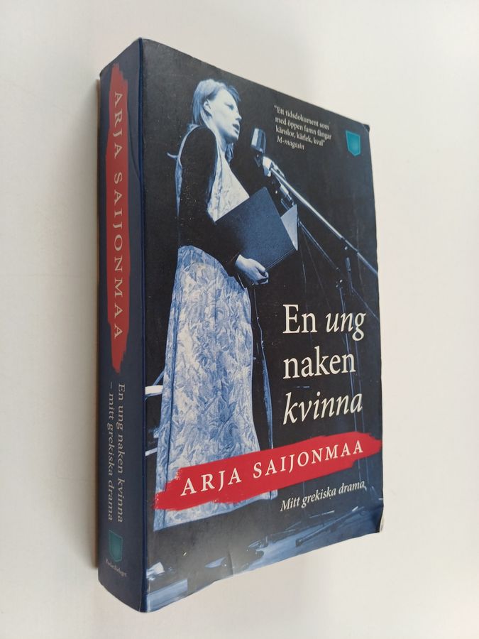 En ung naken kvinna