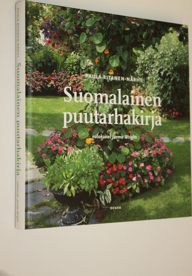Paula Ritanen-Närhi : Suomalainen puutarhakirja