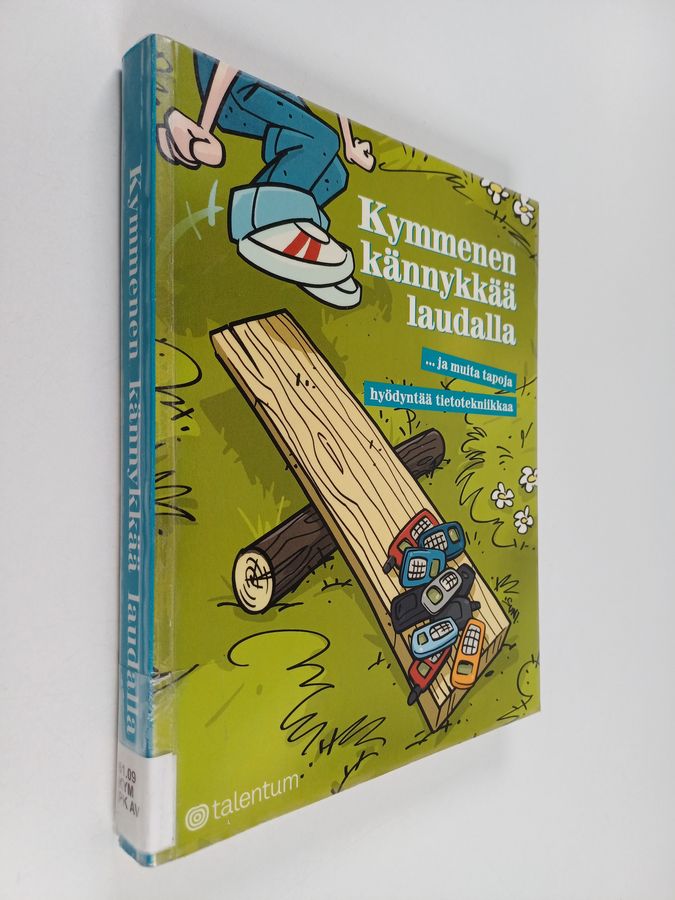 Kymmenen kännykkää laudalla