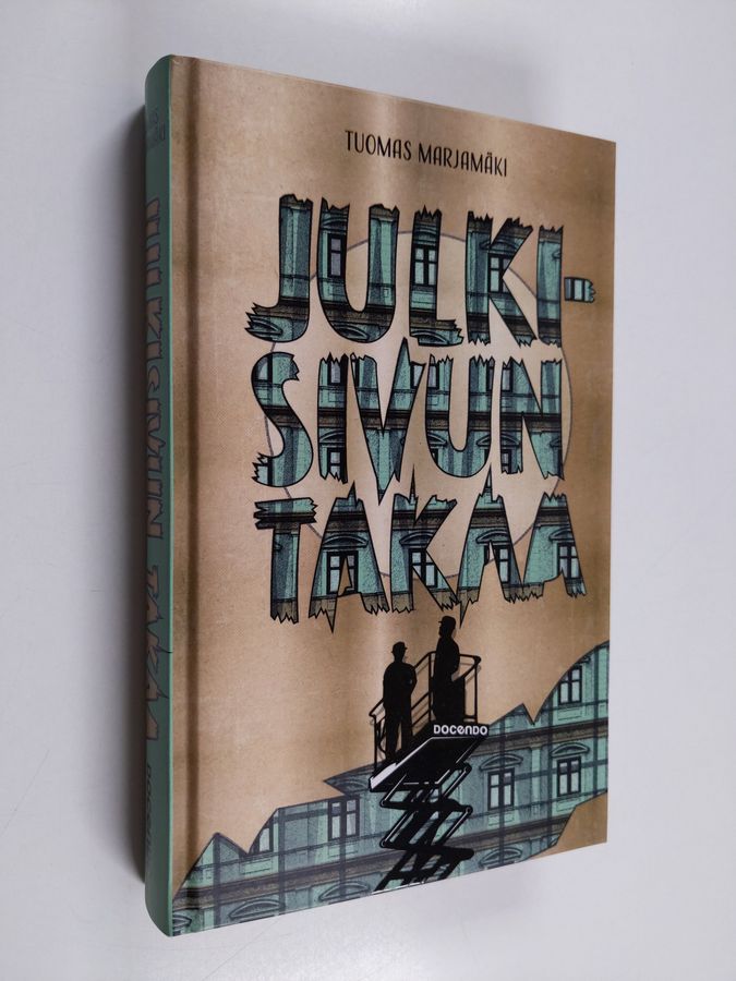 Julkisivun takaa
