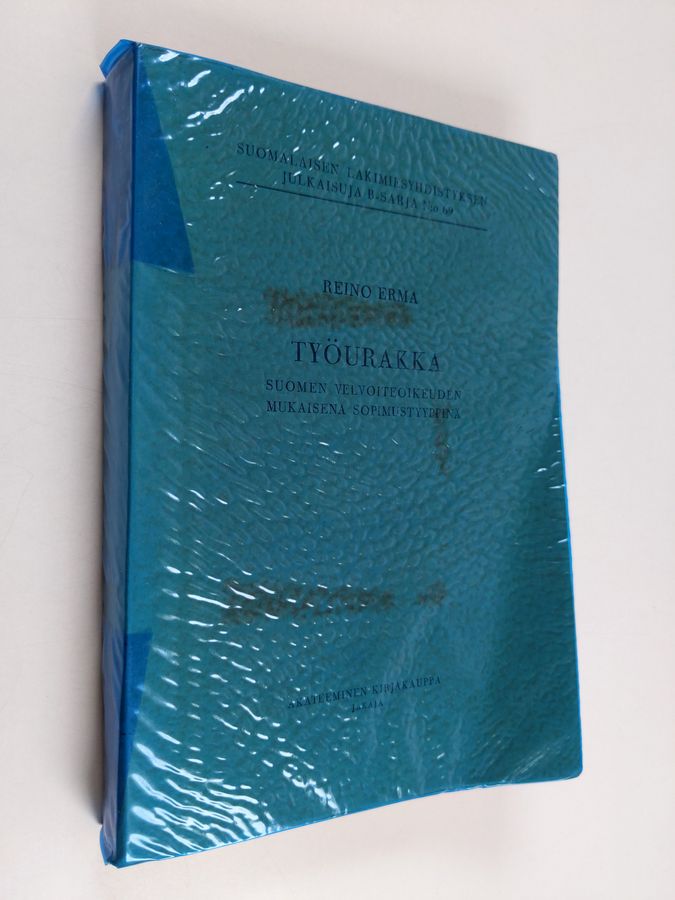 Reino Erma : Työurakka Suomen velvoiteoikeuden mukaisen sopimustyyppinä