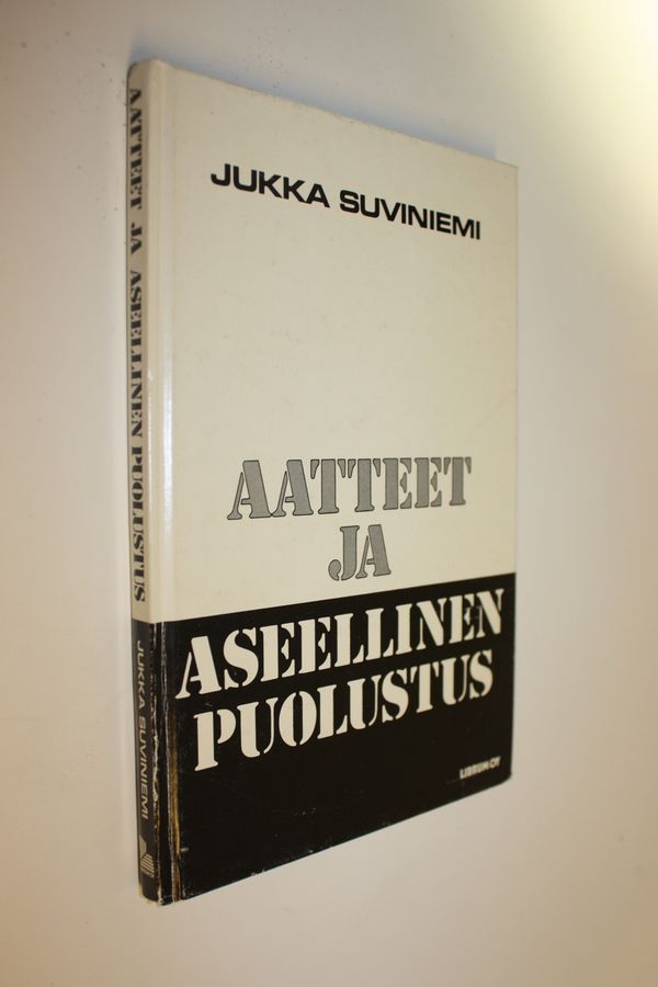 Aatteet ja aseellinen puolustus
