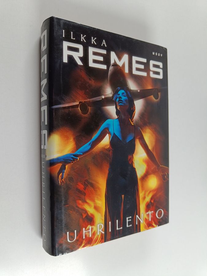 Ilkka Remes : Uhrilento