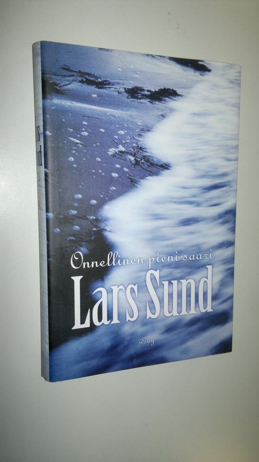 Lars Sund : Onnellinen pieni saari