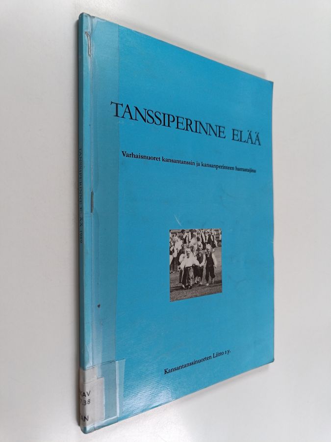 Tanssiperinne elää