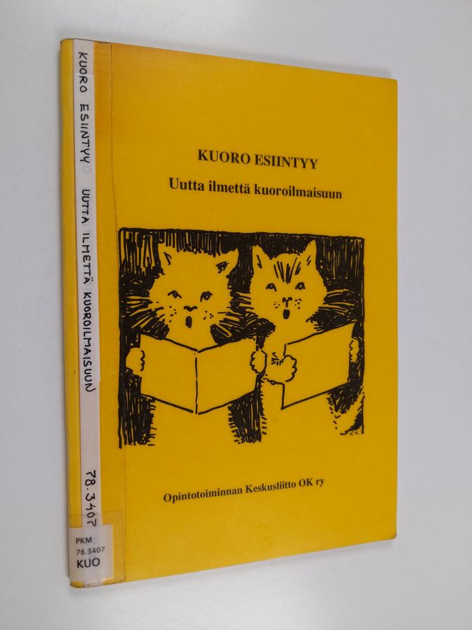 Kuoro esiintyy