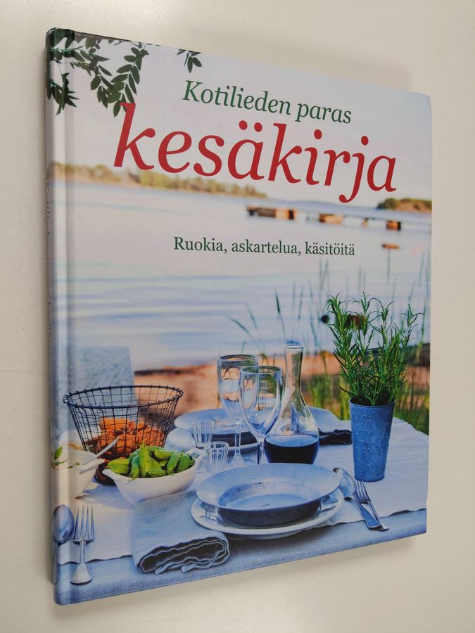 ruokia, askartelua, käsitöitä