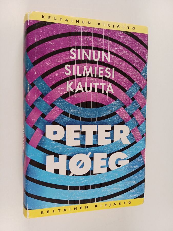 Peter Höeg : Sinun silmiesi kautta