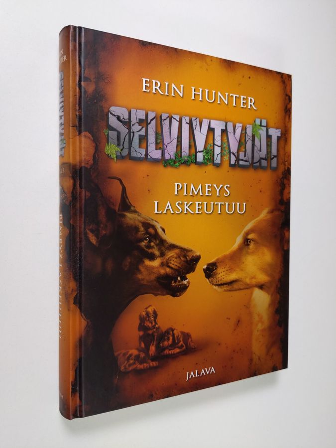 Erin Hunter : Pimeys laskeutuu