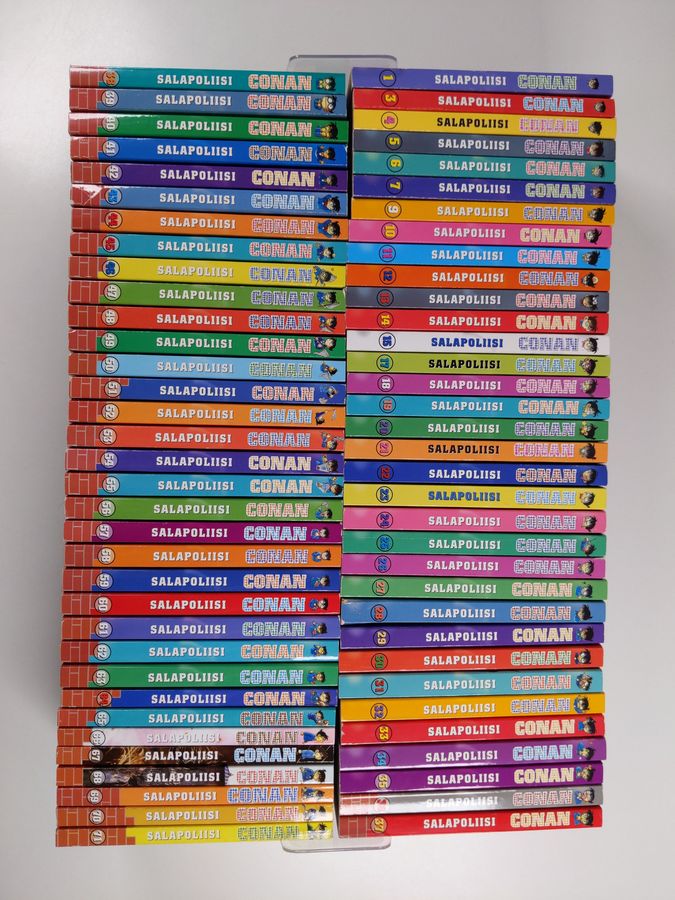Gosho Aoyama : Salapoliisi Conan 1-71 (osat 2, 8, 16 puuttuu)
