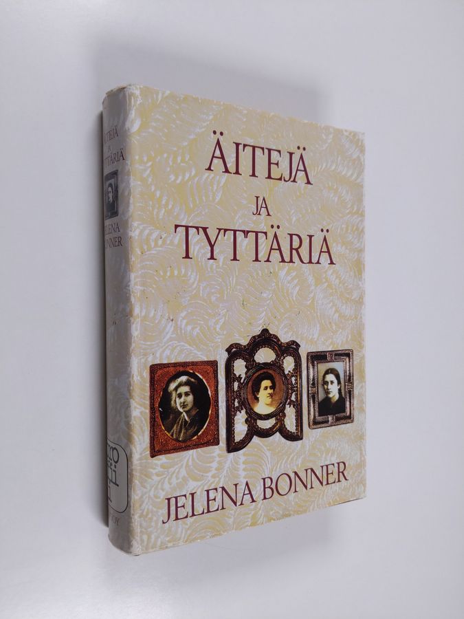 Äitejä ja tyttäriä