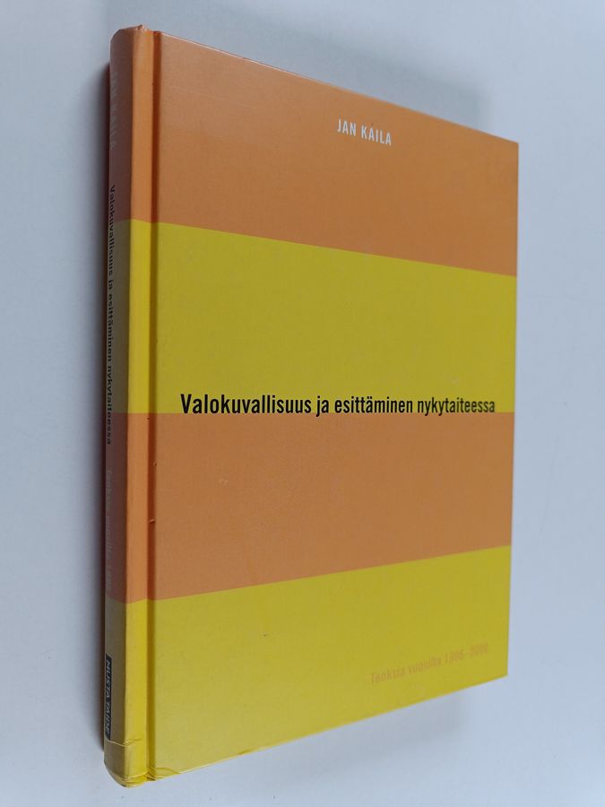 Valokuvallisuus ja esittäminen nykytaiteessa
