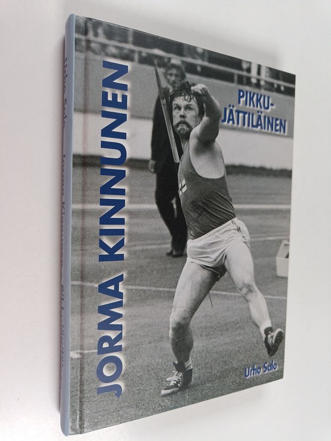 Urho Salo : Pikkujättiläinen