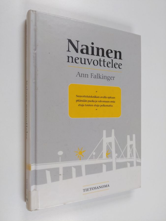 Nainen neuvottelee