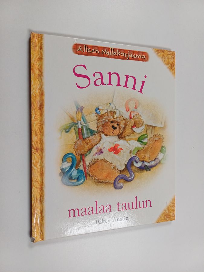 Sanni maalaa taulun