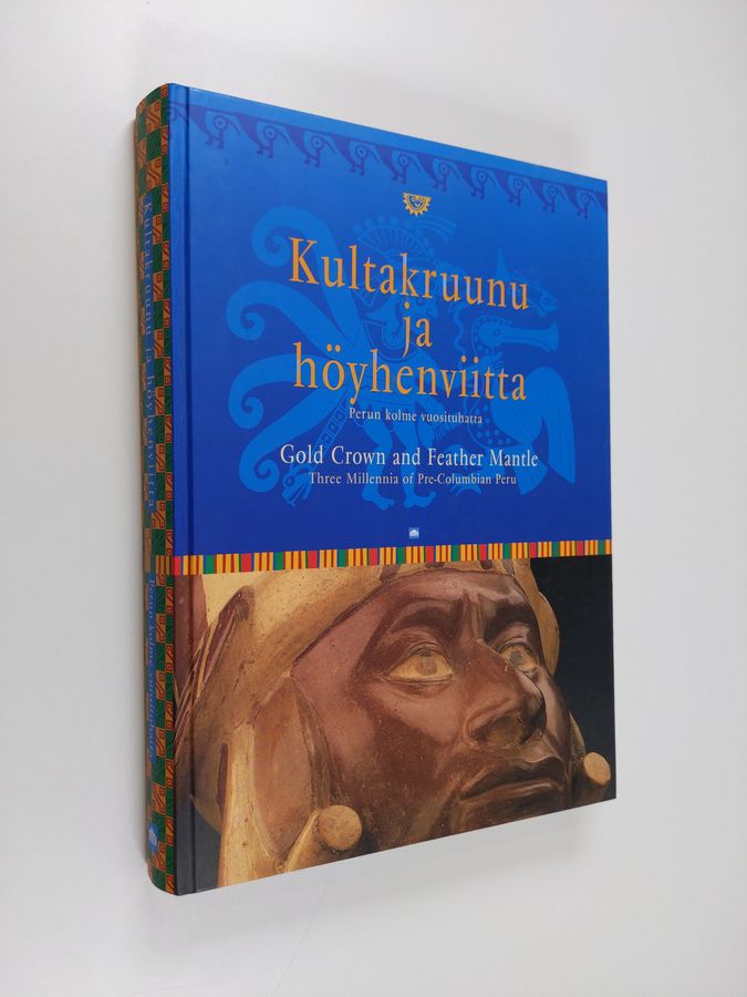 Kultakruunu ja höyhenviitta