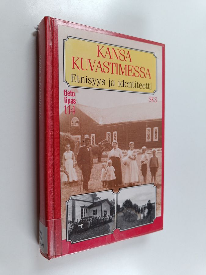 Kansa kuvastimessa