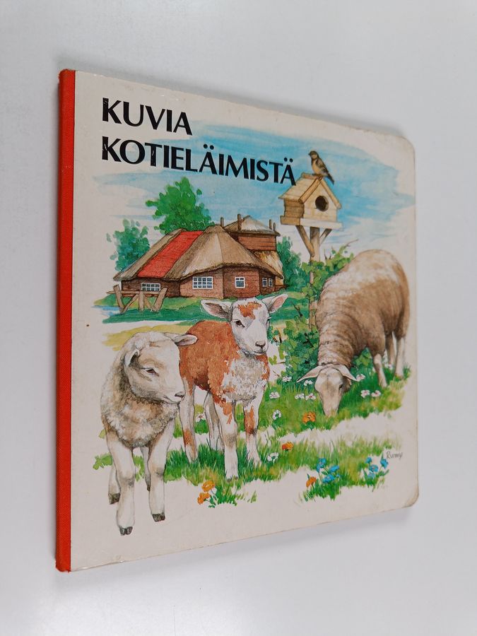 Kuvia kotieläimistä.