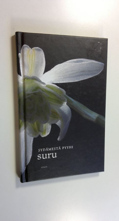 Katariina (toim.) Solastie : Sydämestä pyyhi suru