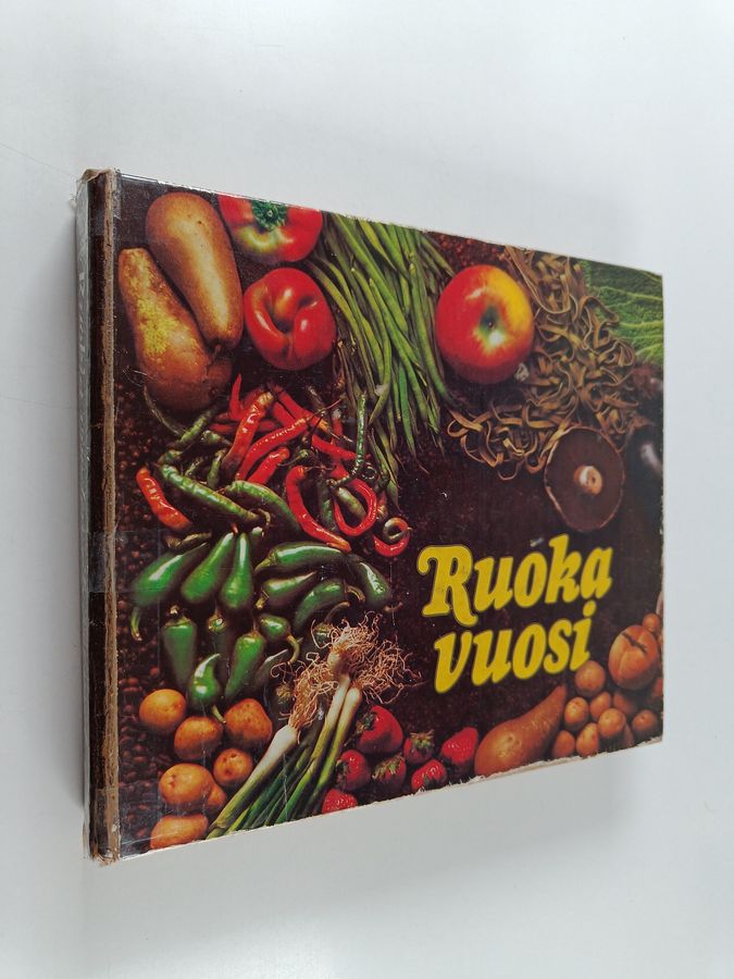 Ruokavuosi : ruokia vuodenaikojen mukaan