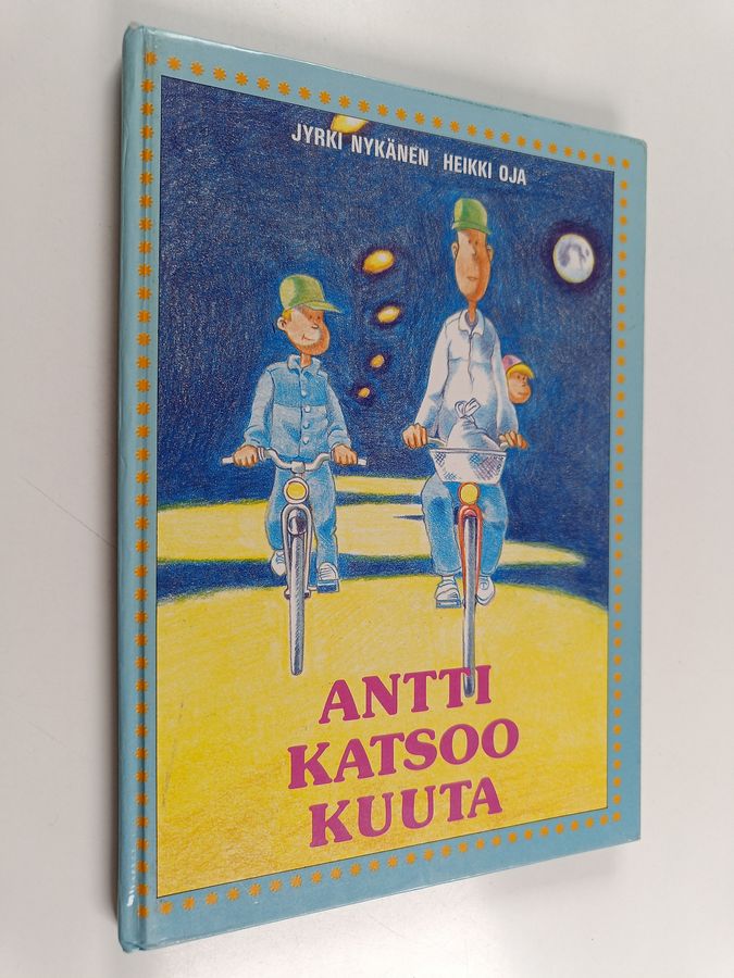 Antti katsoo kuuta