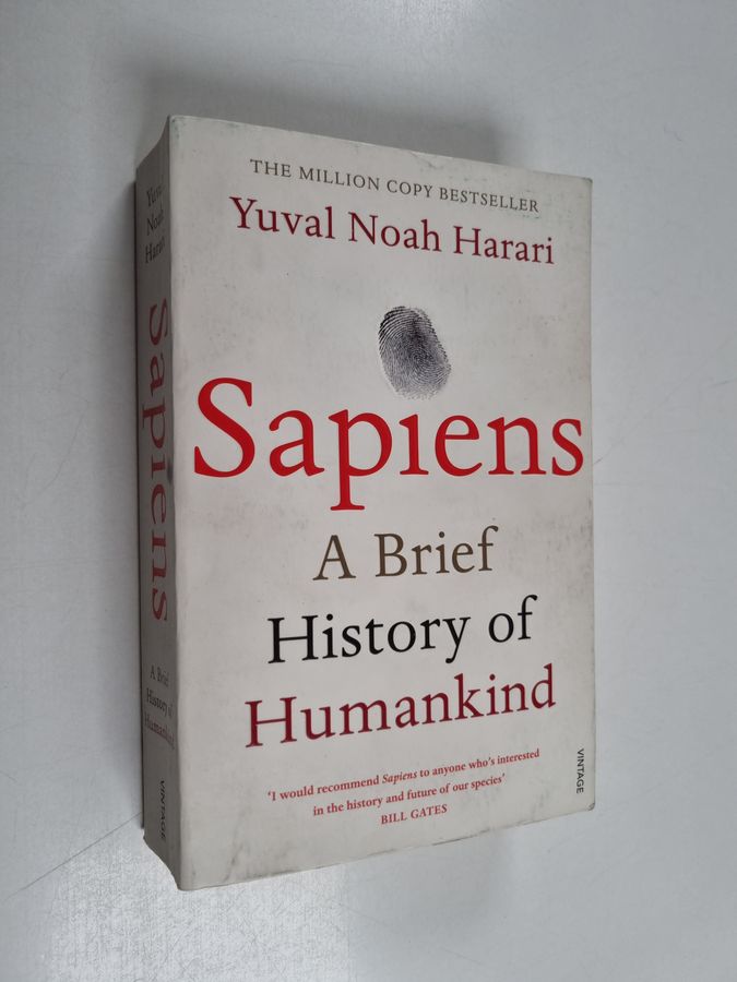 Yuval Noah Harari : Sapiens : a brief history of humankind