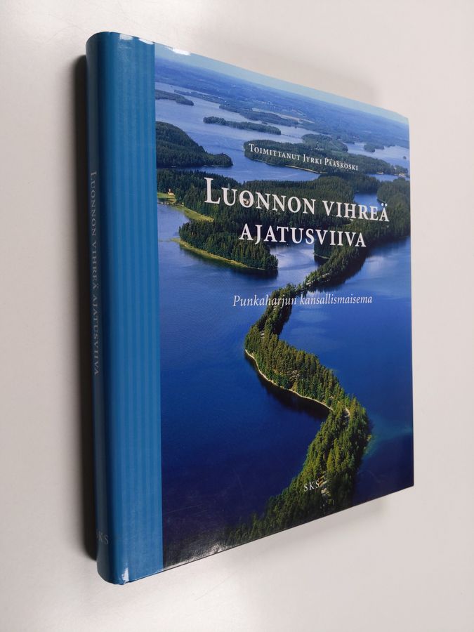 Luonnon vihreä ajatusviiva