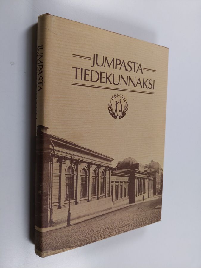 Jumpasta tiedekunnaksi