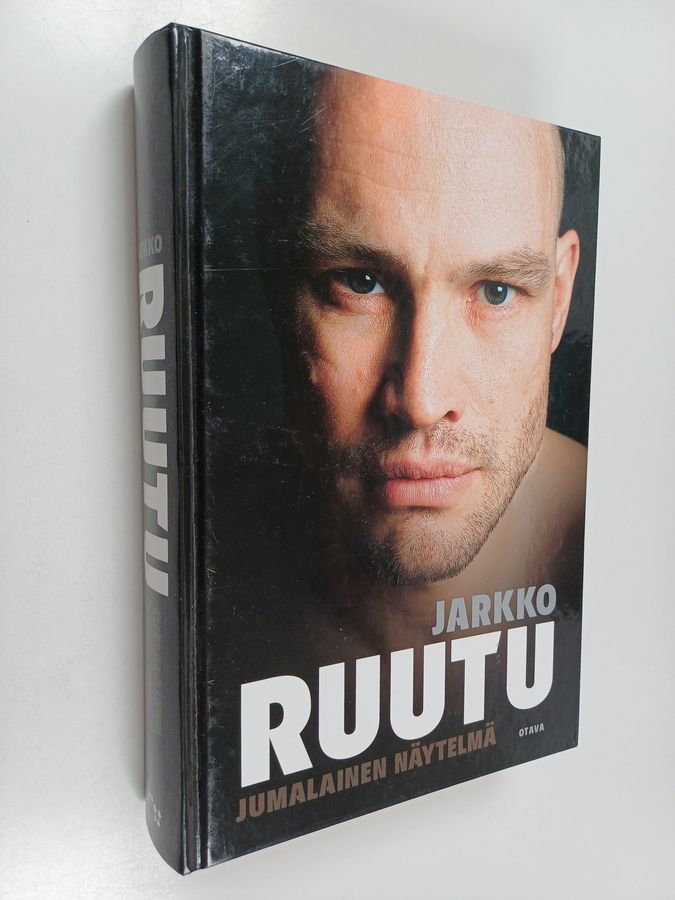 Tuomas Nyholm : Jarkko Ruutu : jumalainen näytelmä