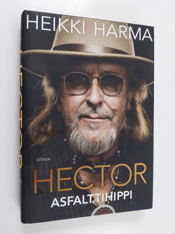 Heikki Harma : Hector : asfalttihippi : muistelmia putkiradiosta Ruusuportille