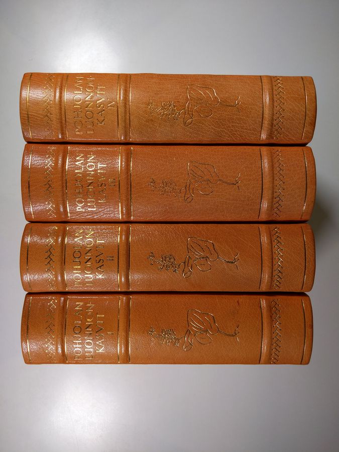 Aarno ym. (toim.) Kalela : Pohjolan luonnonkasvit 1-4