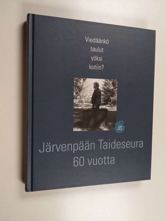 Viedäänkö taulut yöksi kotiin?