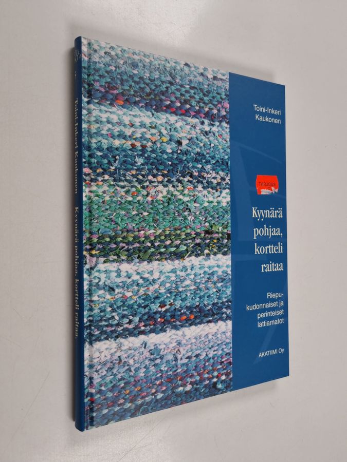 Kyynärä pohjaa, kortteli raitaa