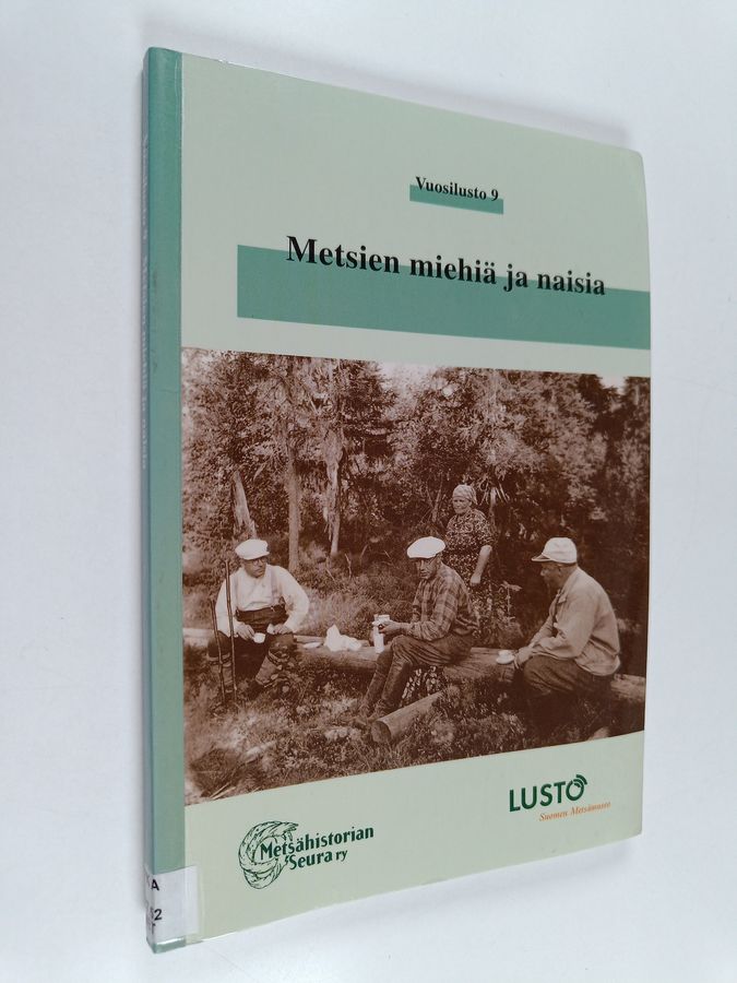 Metsien miehiä ja naisia