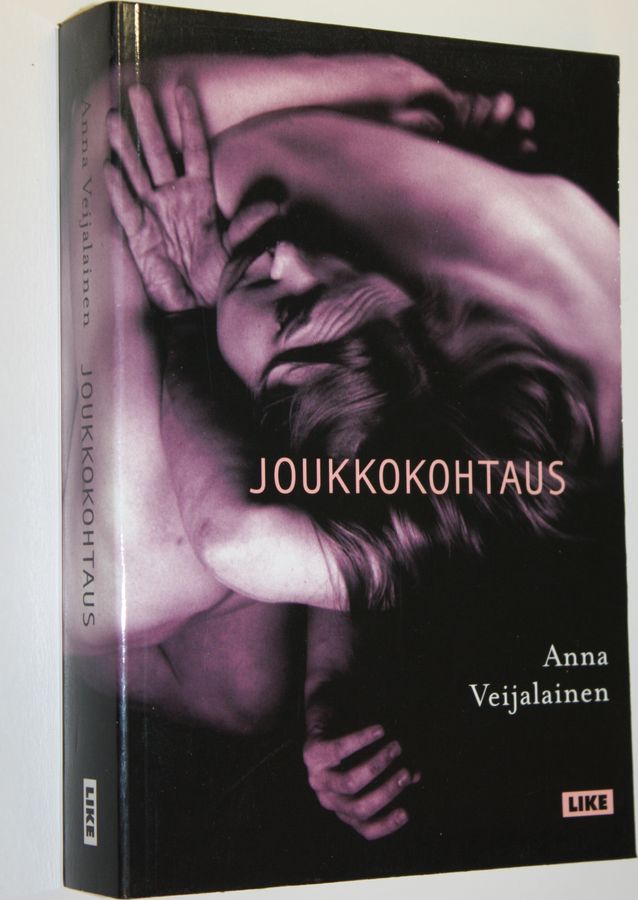 Anna Veijalainen : Joukkokohtaus : KokoTeatteria 10 vuotta