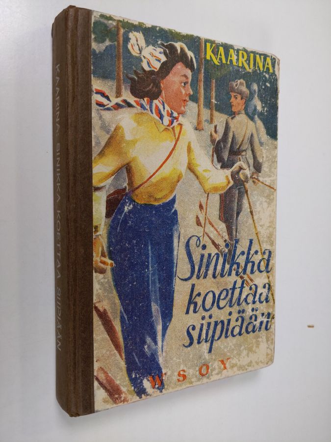 Kaarina : Sinikka koettaa siipiään