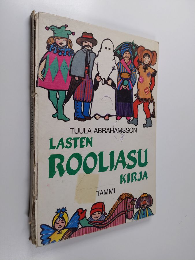 Lasten rooliasukirja
