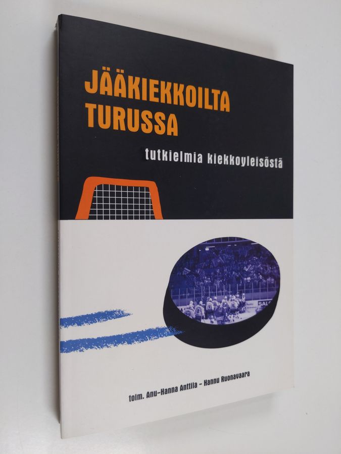 Jääkiekkoilta Turussa
