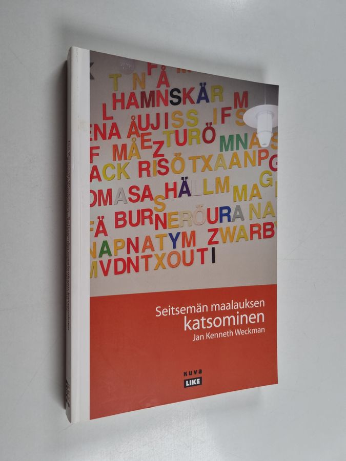 Seitsemän maalauksen katsominen