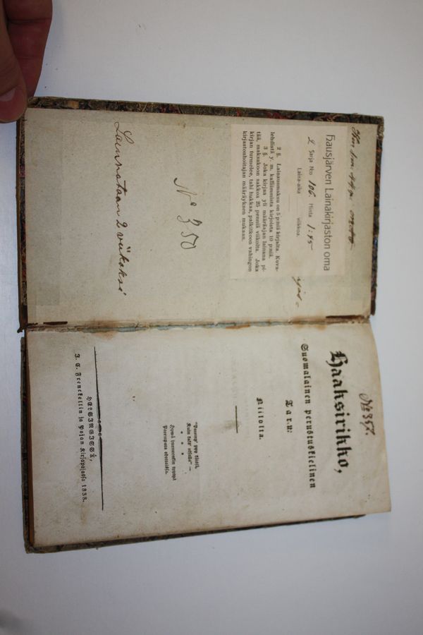 Niilo Aejmelaeus : Haaksirikko : suomalainen perustuskielinen taru Niilolta (esimmäinen suomenkielinen novelli 1838)