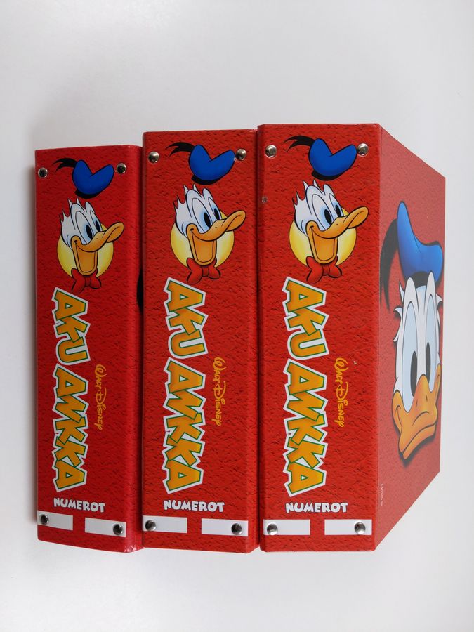 Walt Disney : Aku Ankka 2006 (nrot 43-44, 46-48, 50-52, 51B) ; Aku Ankka 2007 (nrot 1-6, 8-23, 25, 28-47, 49-52, 51B) ; Aku Ankka 2008 (nrot 1-3, 6-12, 14-20, 23, 25-26, 28, 30)