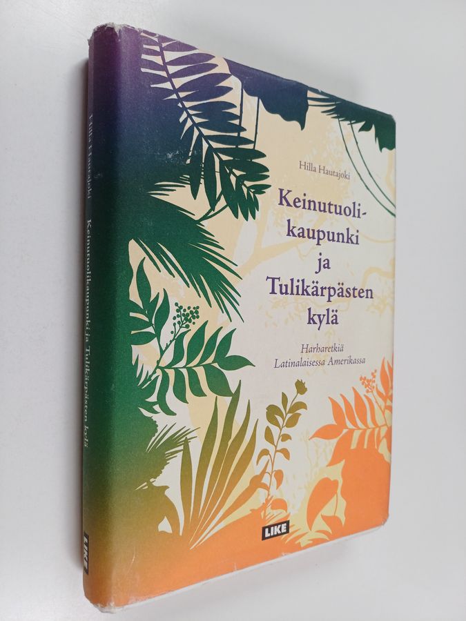 Keinutuolikaupunki ja Tulikärpästen kylä