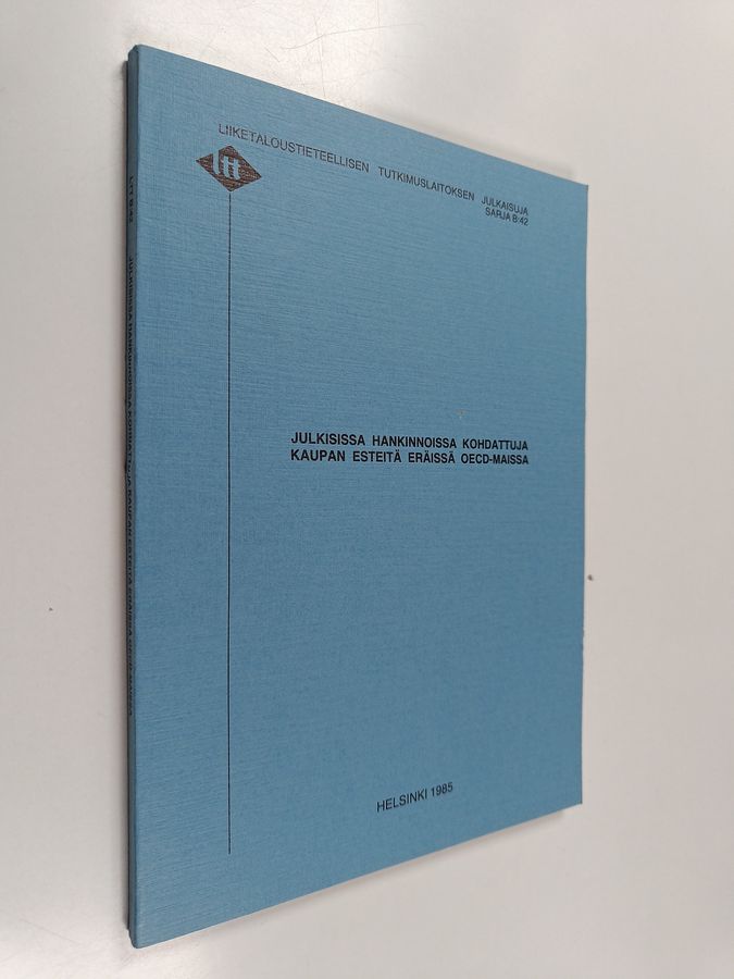 Julkisissa hankinnoissa kohdattuja kaupan esteitä eräissä OECD-maissa =