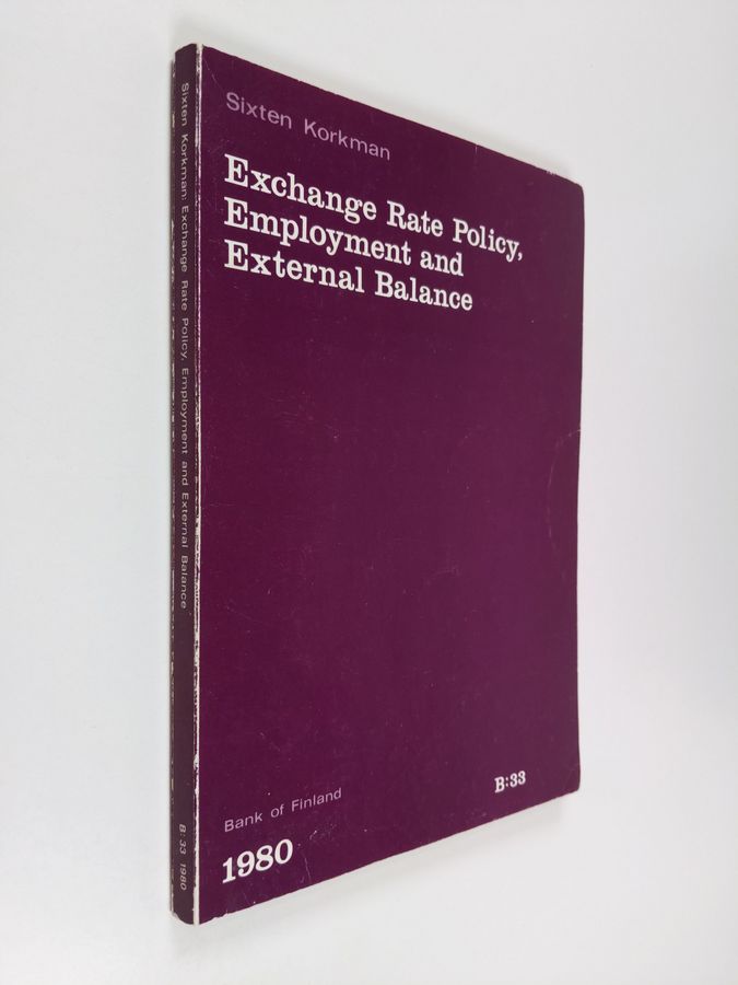 Exchange rate policy, employment and external balance