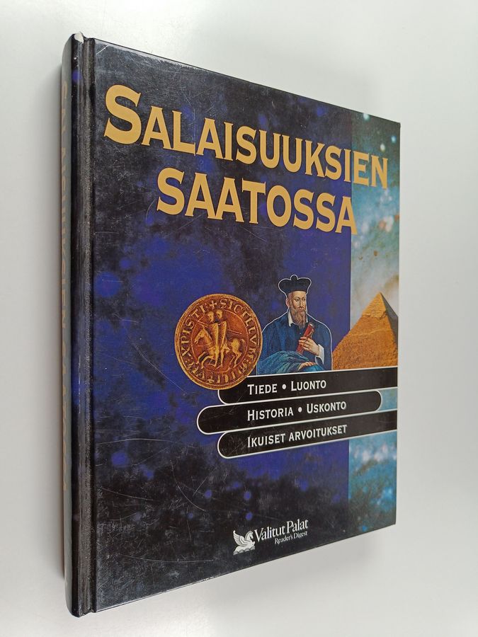 Salaisuuksien saatossa