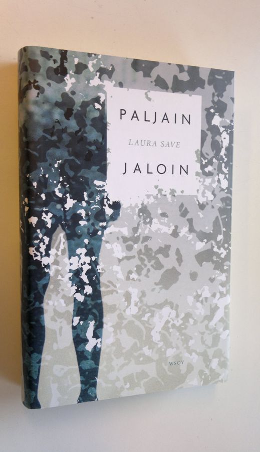 Laura Save : Paljain jaloin