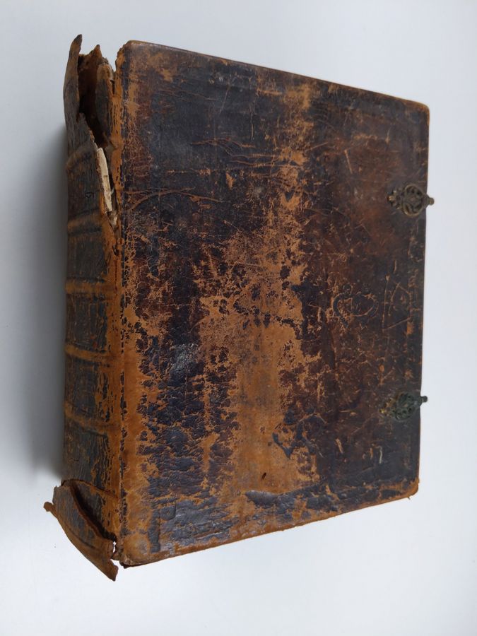 Biblia, se on: koko Pyhä Raamattu, suomexi : alku-raamattuin hebrean ja grekan jälkeen wastauudesta ojettu: esipuhetten, lukuin sisällepitoin, yhtäpitäwäisten Raamatun paikkain osotuxen, ja lisättyin registerein kanssa