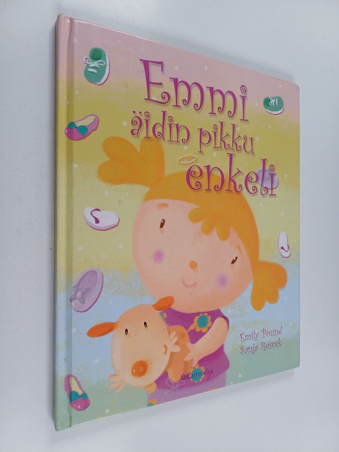 Emmi, äidin pikku enkeli