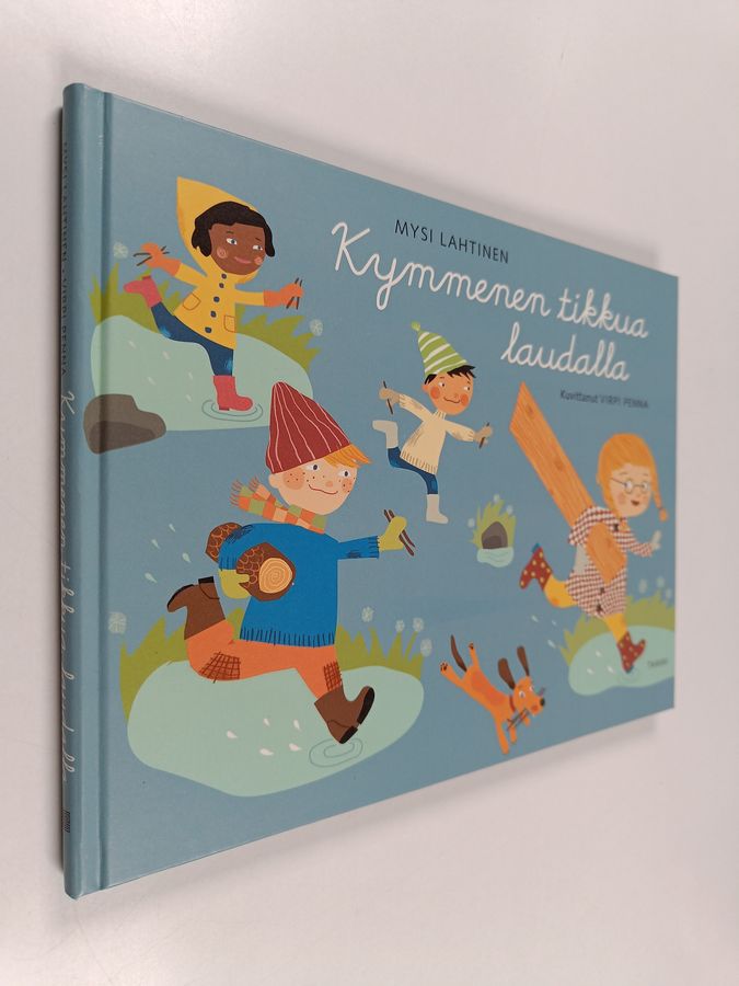 Mysi Lahtinen : Kymmenen tikkua laudalla : leikkejä koko vuodeksi