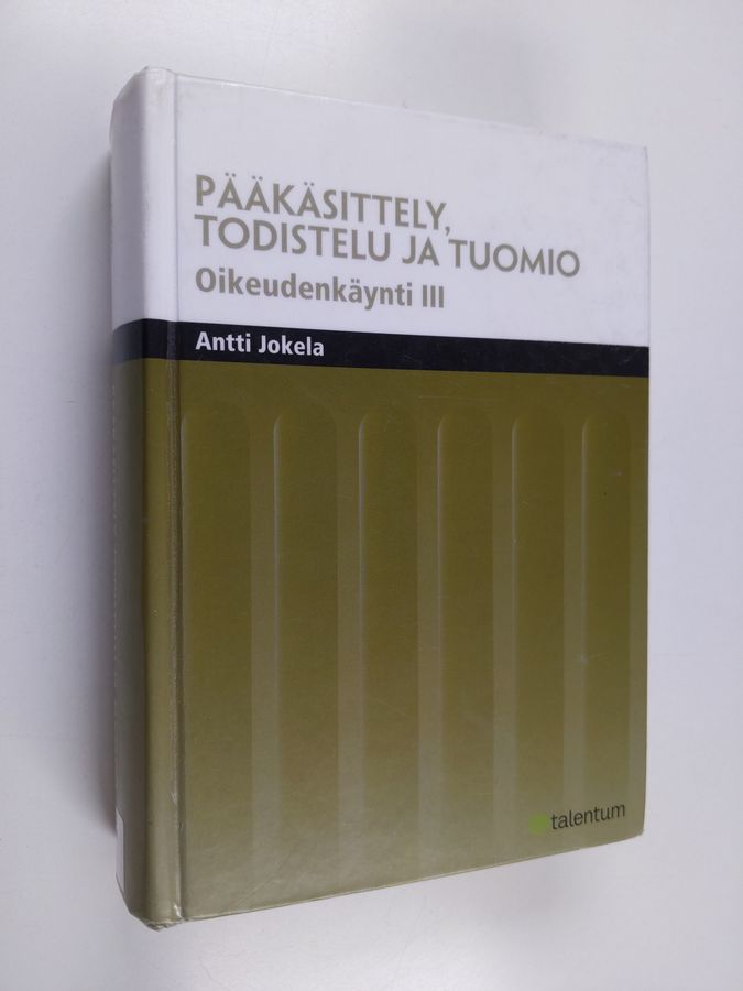 Oikeudenkäynti.